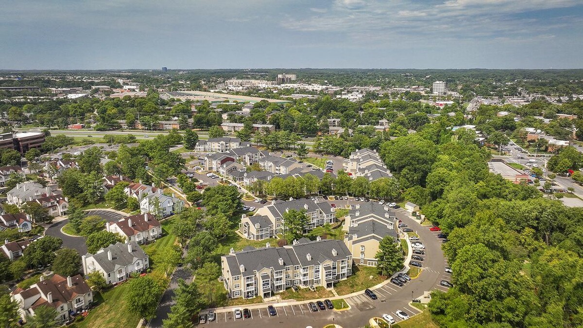 Images Spring House Apartments