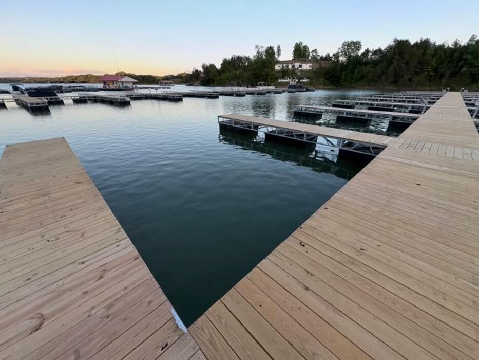 Images OASIS COVE MARINA & LODGING
