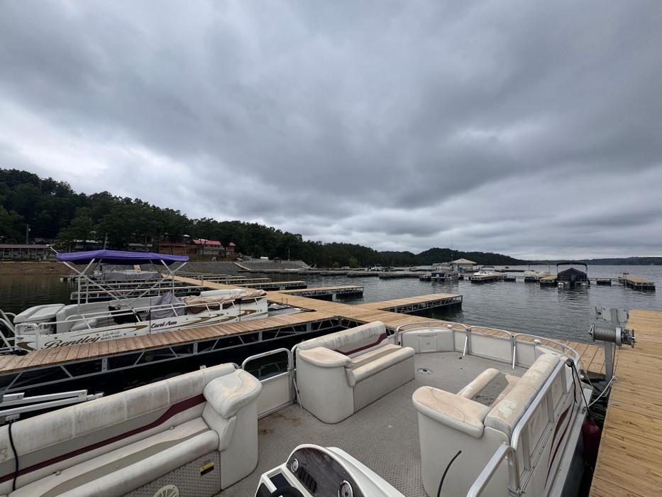 Images OASIS COVE MARINA & LODGING