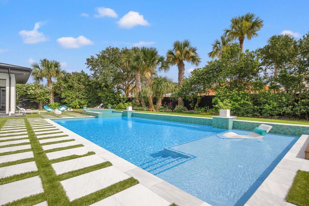 Images Coastal Luxury Outdoors