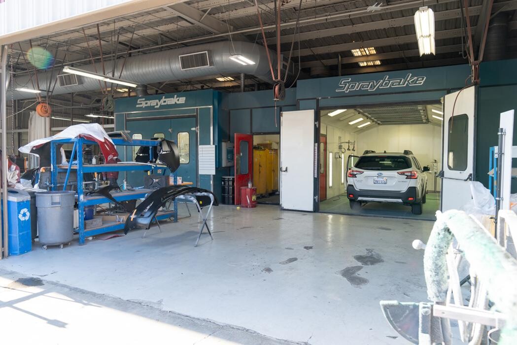 Images Crash Champions LUXE | EV Certified Repair Santa Clara Aldo