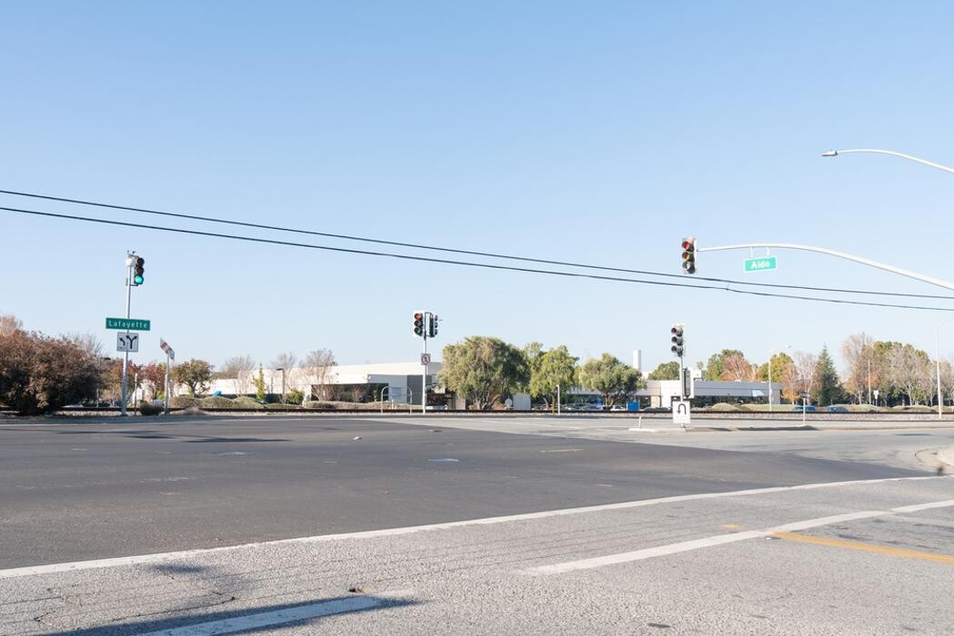 Images Crash Champions LUXE | EV Certified Repair Santa Clara Aldo