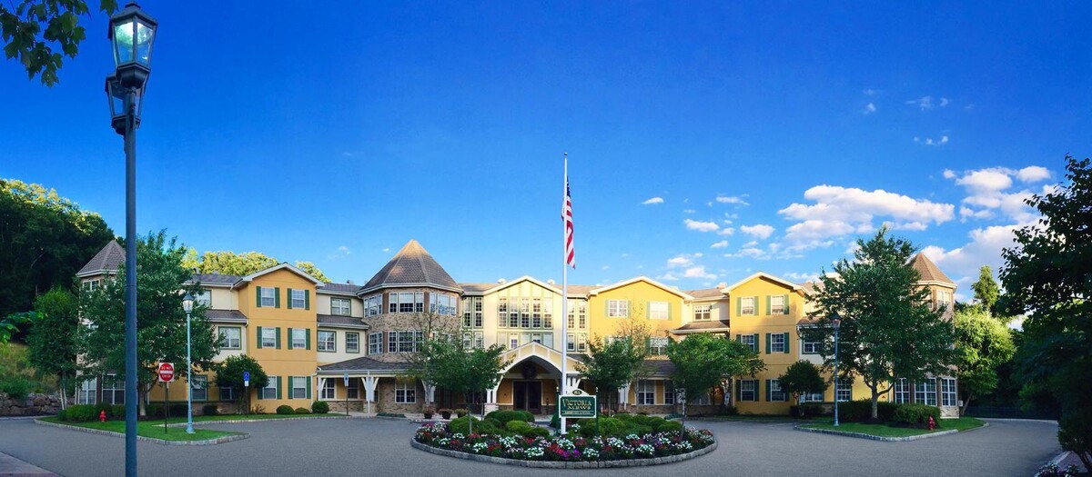 Images Victoria Mews Assisted Living