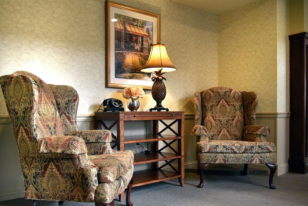 Images Victoria Mews Assisted Living