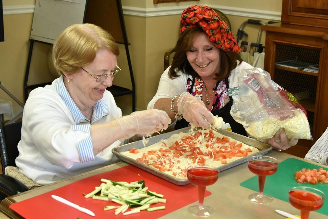 Images Victoria Mews Assisted Living