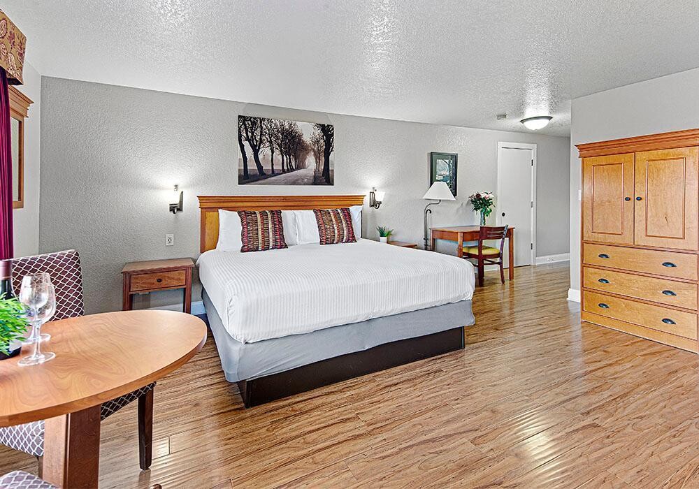 Images The Stratford Inn