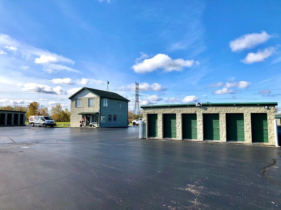 Images Superior Storage - Kenosha