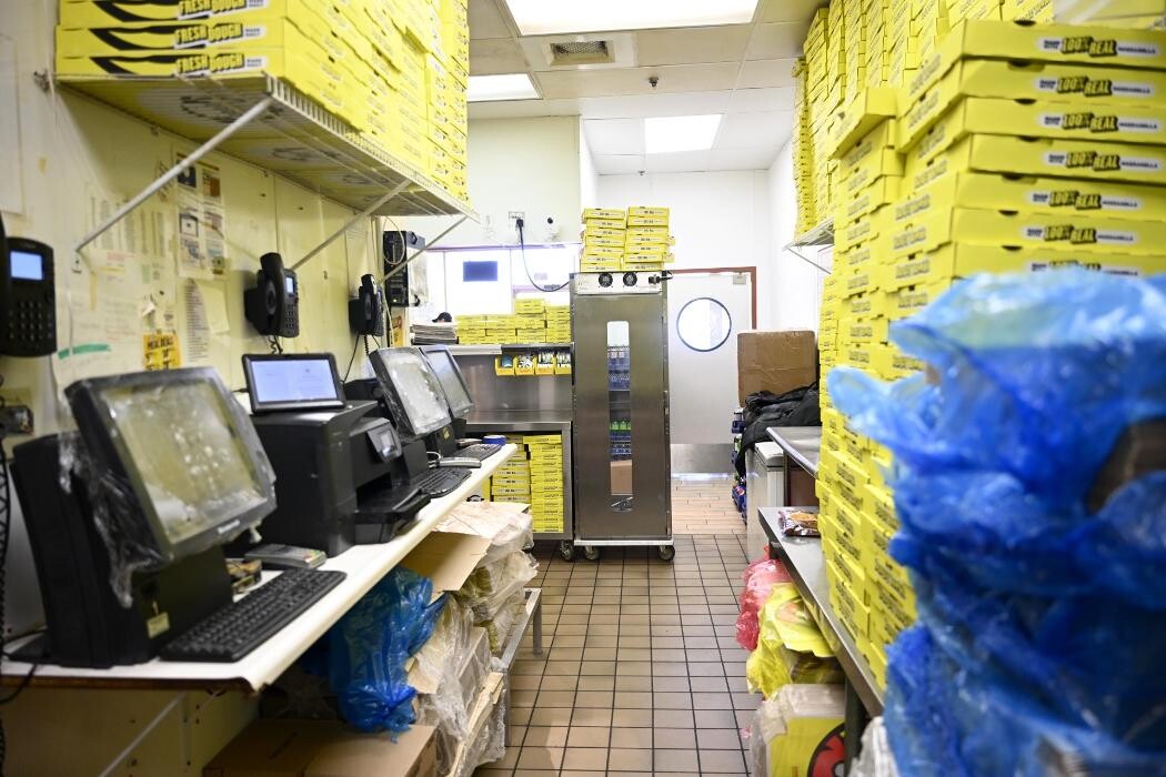 Images Hungry Howie's Pizza