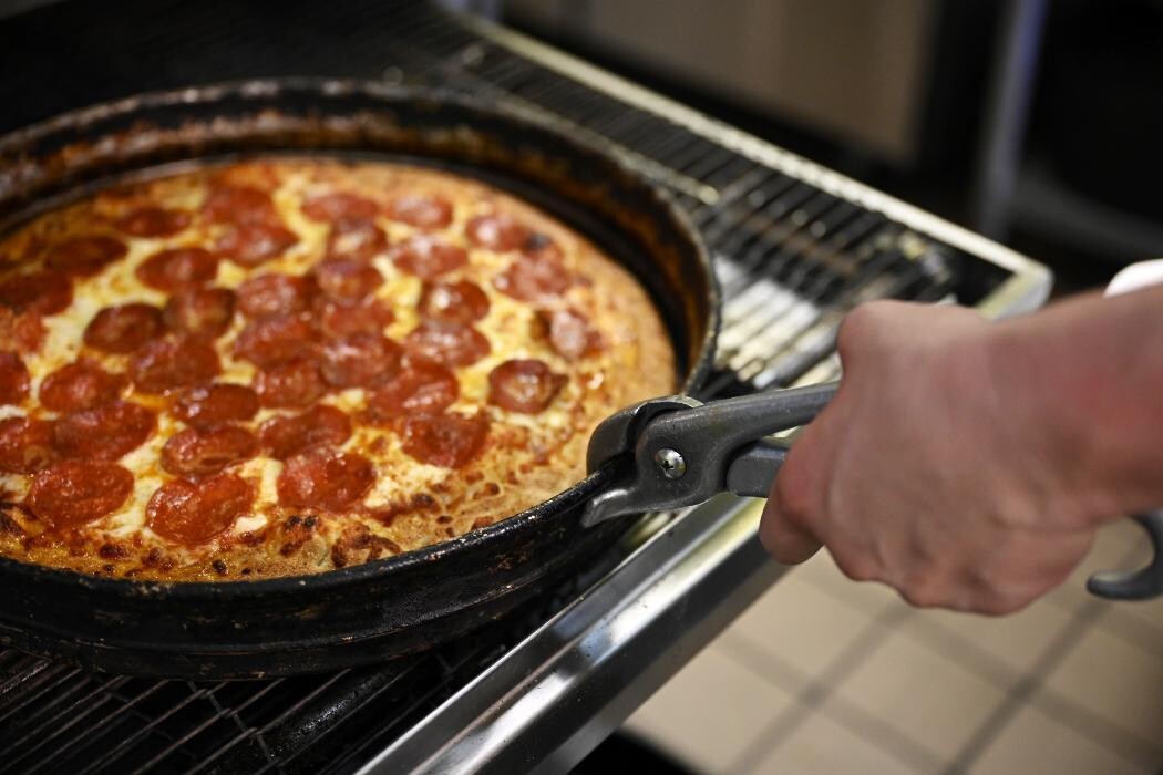 Images Hungry Howie's Pizza