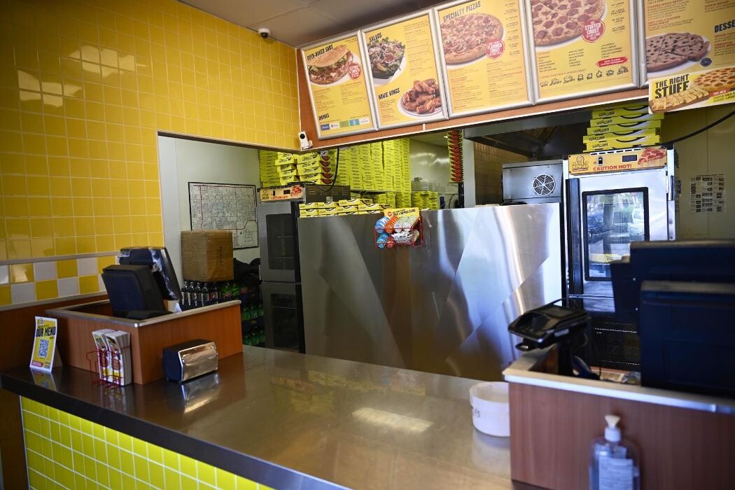 Images Hungry Howie's Pizza