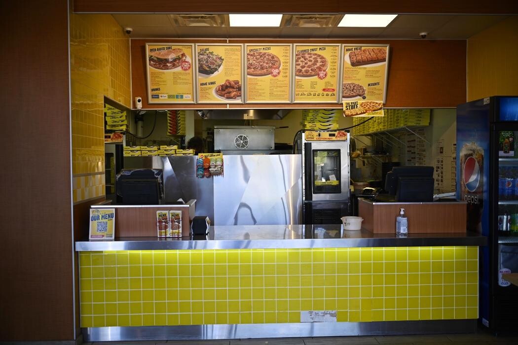 Images Hungry Howie's Pizza