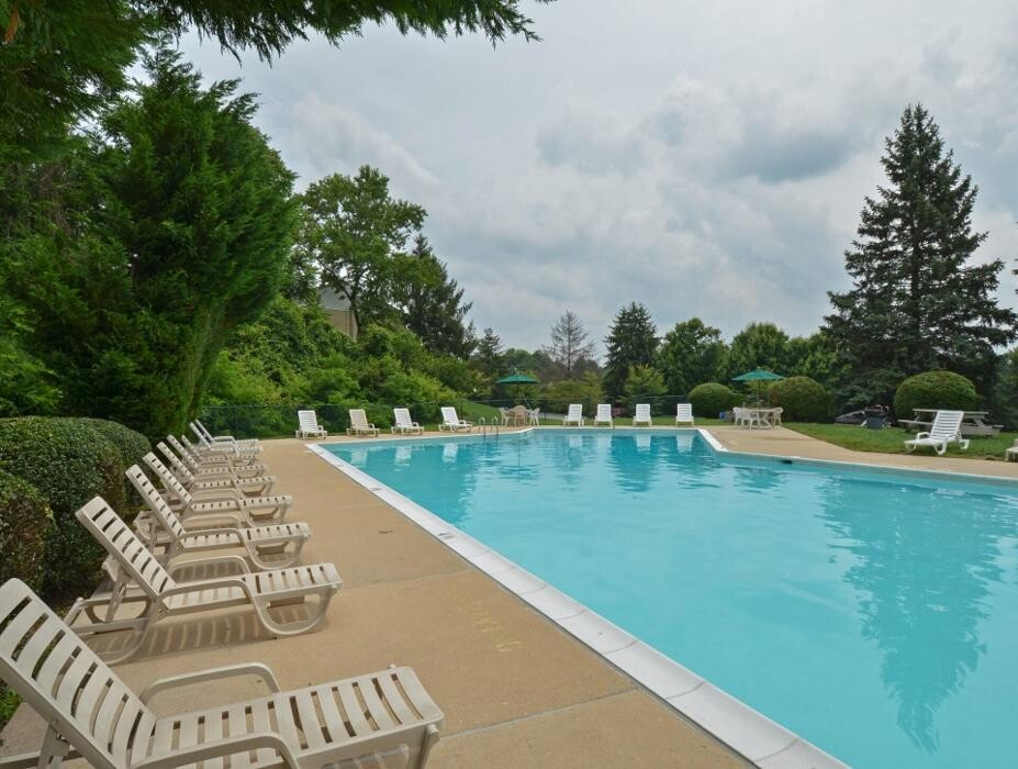 Images Norwood House Apartments