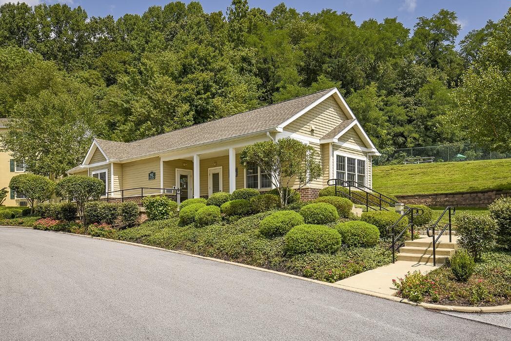 Images Norwood House Apartments