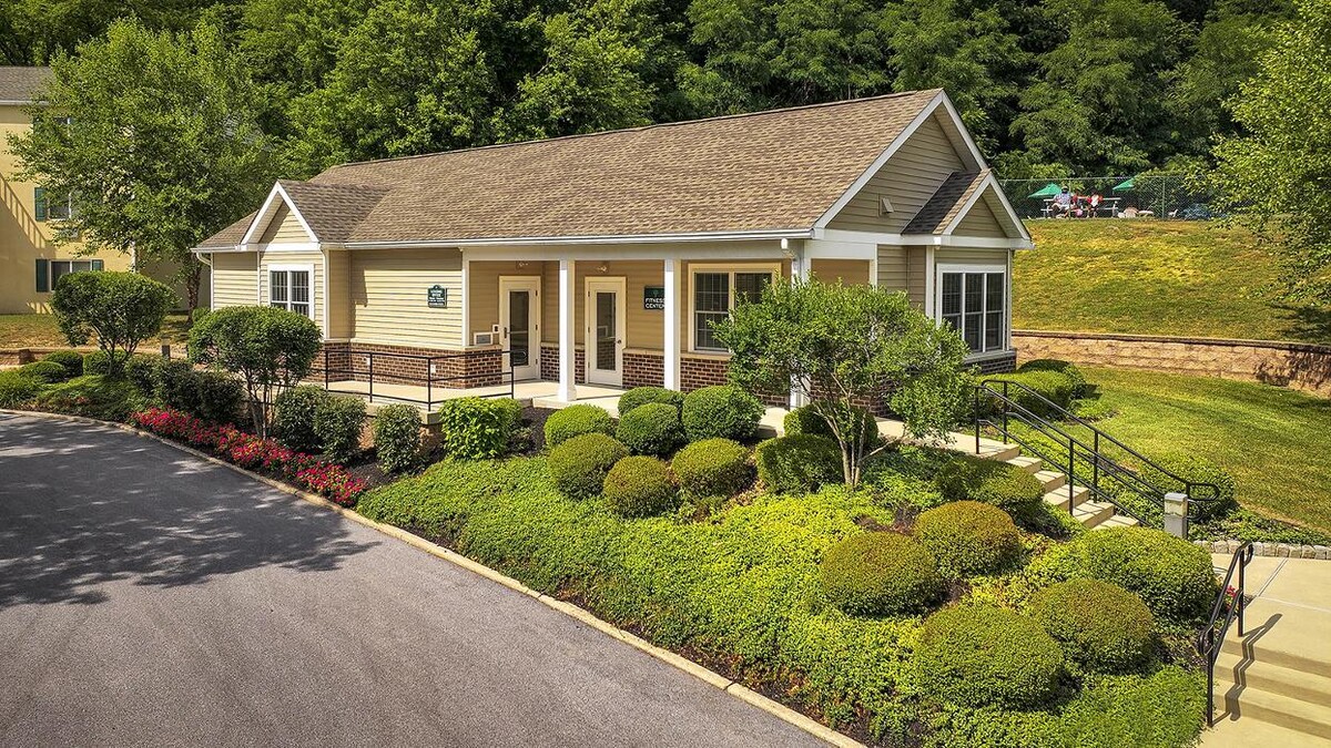 Images Norwood House Apartments