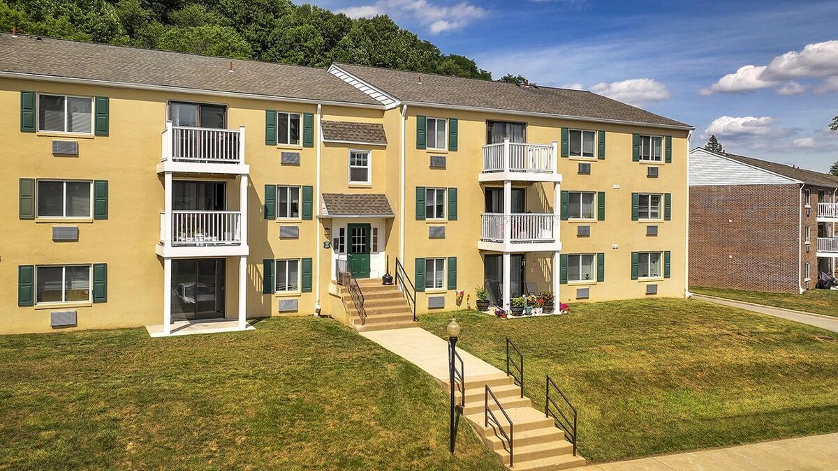 Images Norwood House Apartments