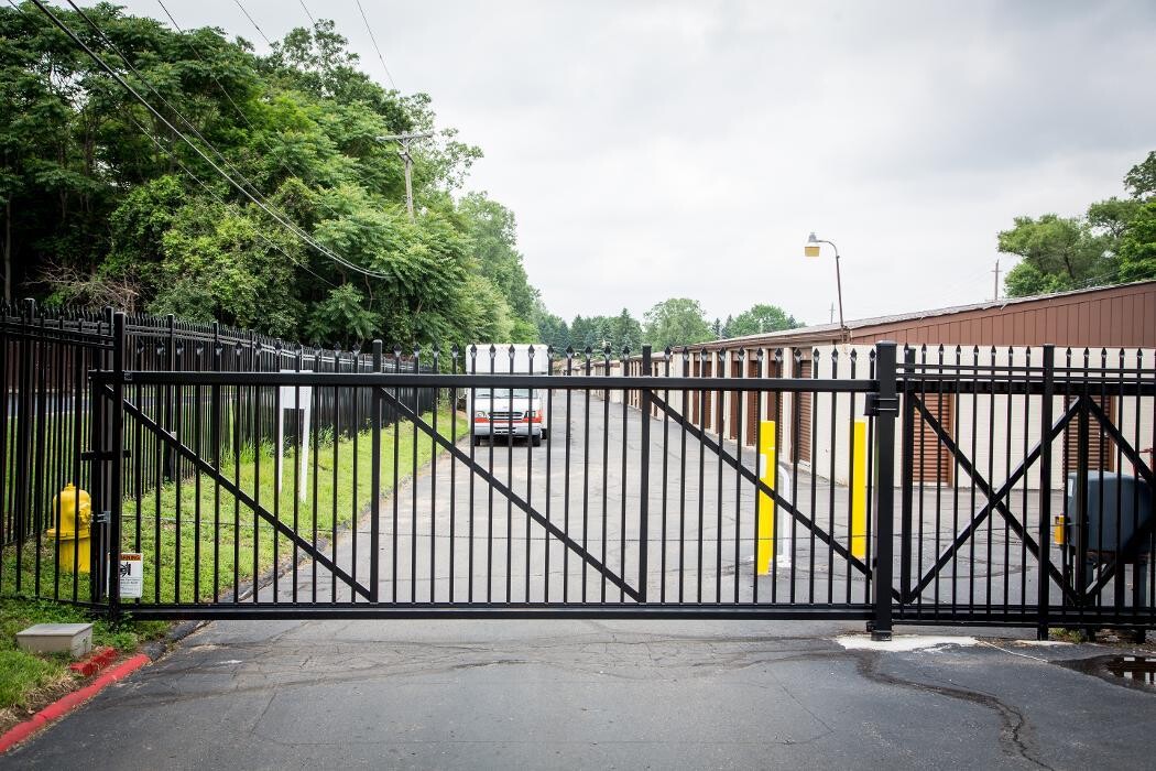 Images Stor-N-Lock Self Storage