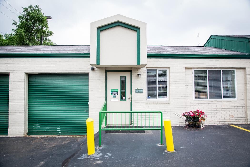 Images Stor-N-Lock Self Storage