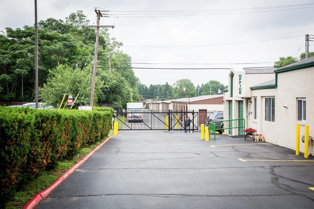 Images Stor-N-Lock Self Storage