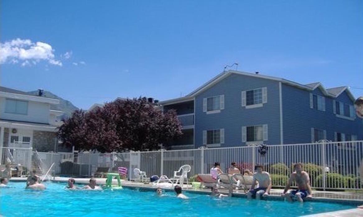 Images Carriage Cove Apartments