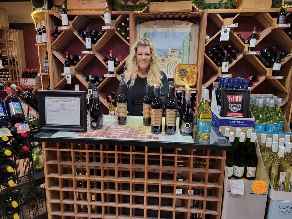 Images T & R Wines & Liquors