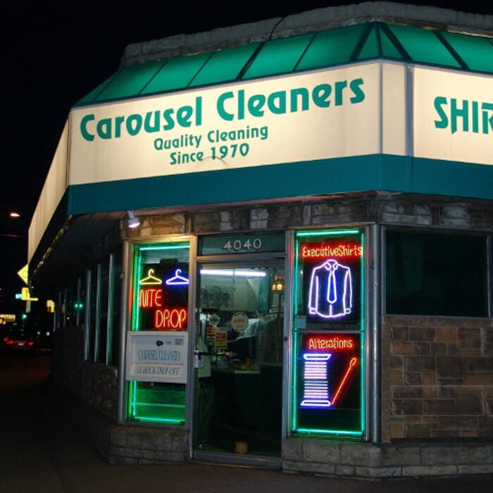 Carousel Cleaners Logo