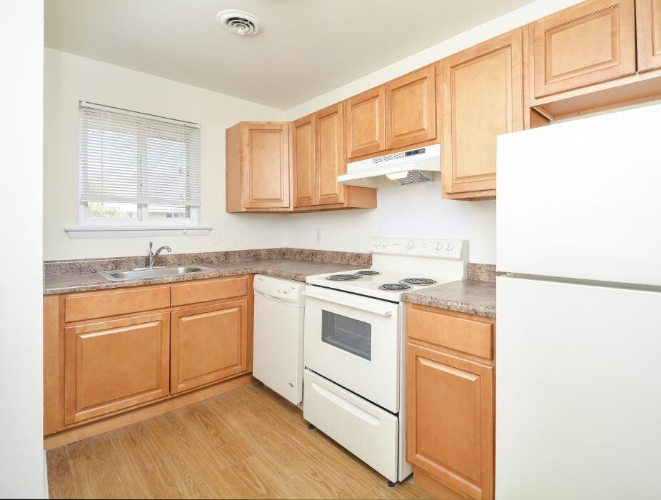 Images Cedar Tree Apartments