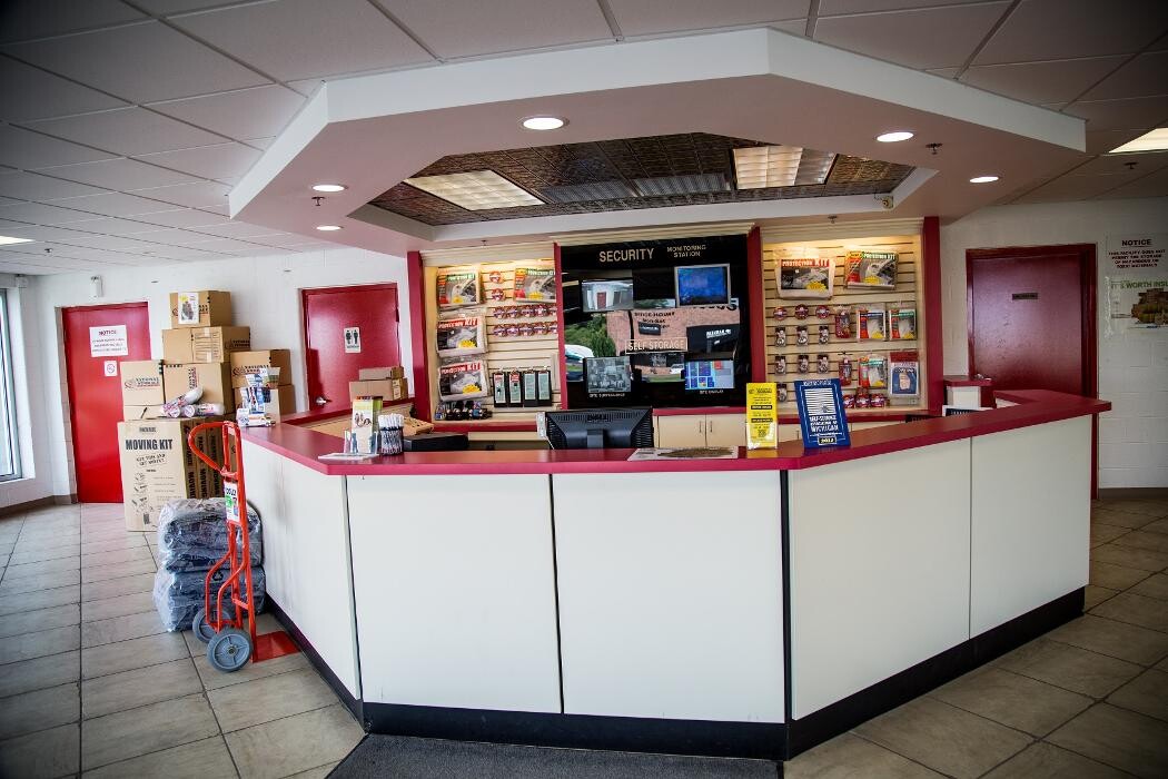 Images National Storage Centers - Livonia