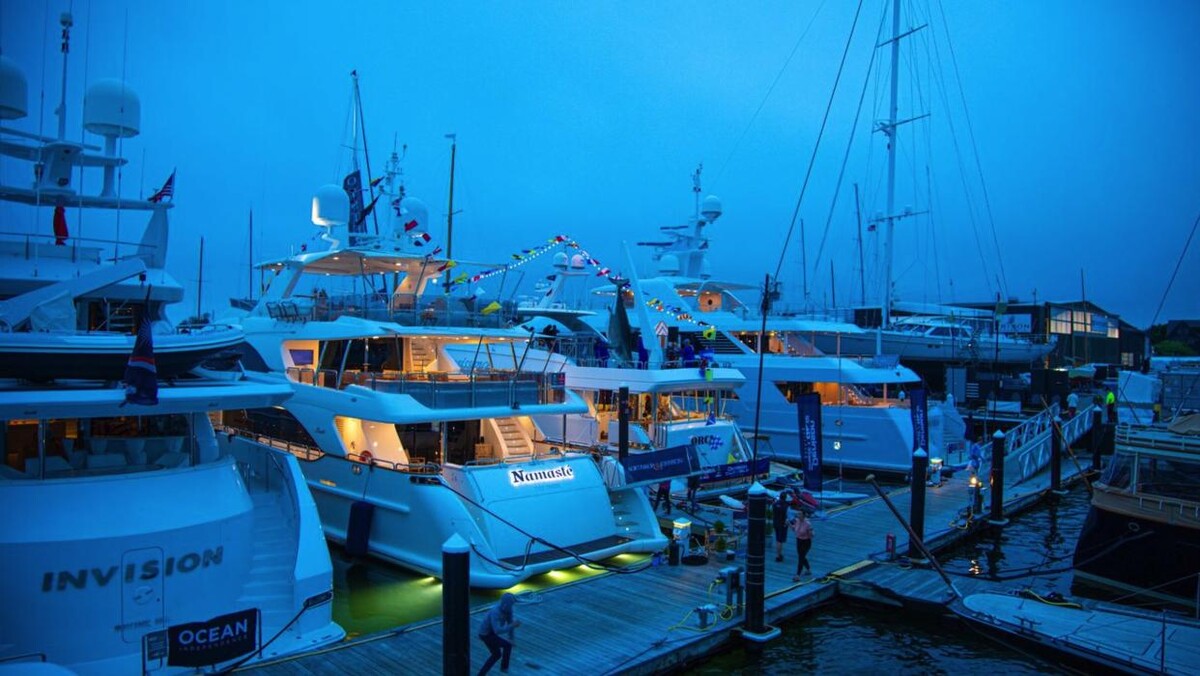 Images Newport Yacht Broker