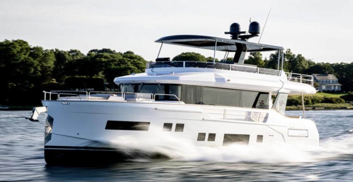 Images Newport Yacht Broker