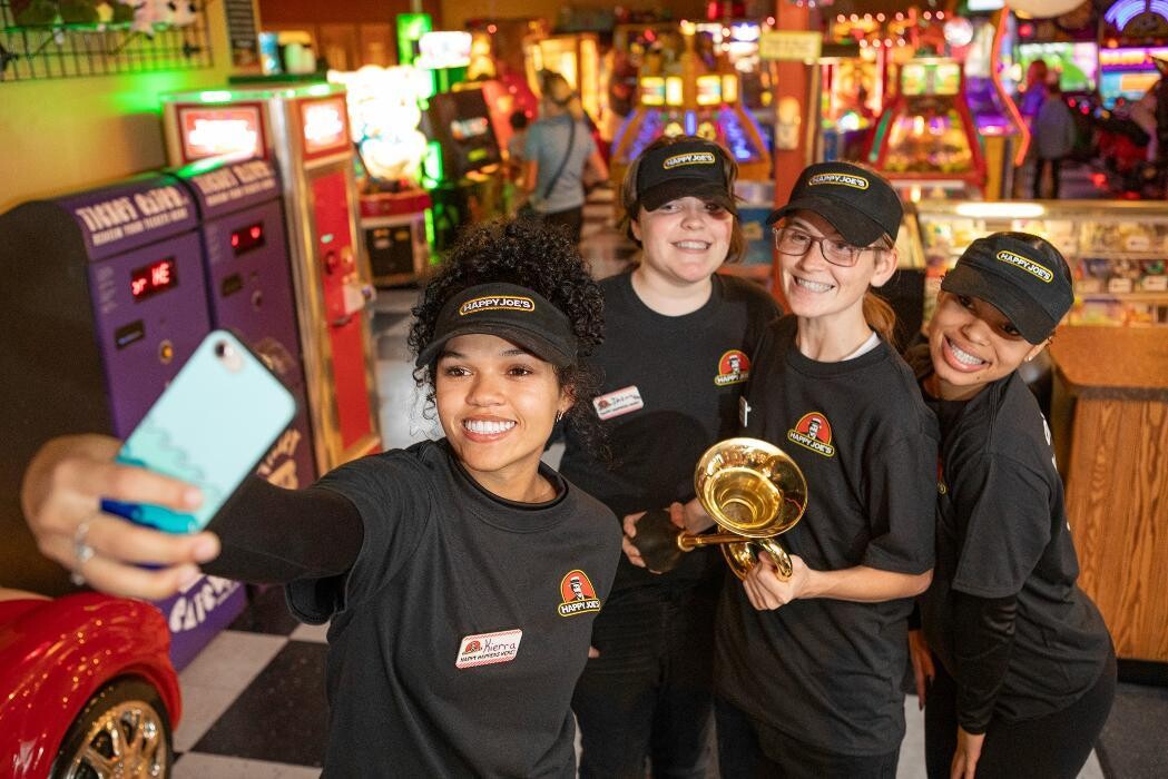 Images Happy Joe's Pizza & Ice Cream - Grand Forks