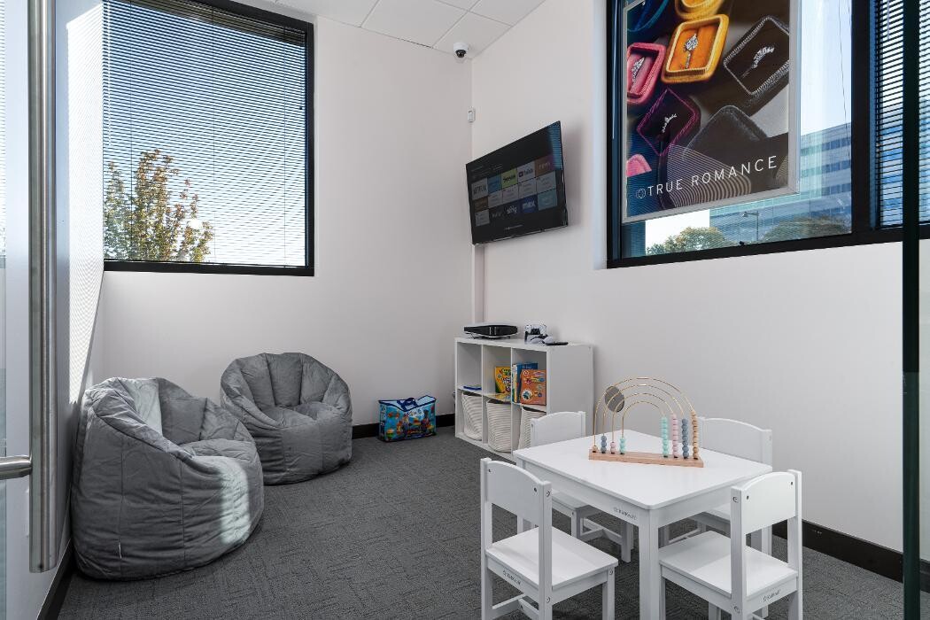 Images Diamonds Direct Oak Brook