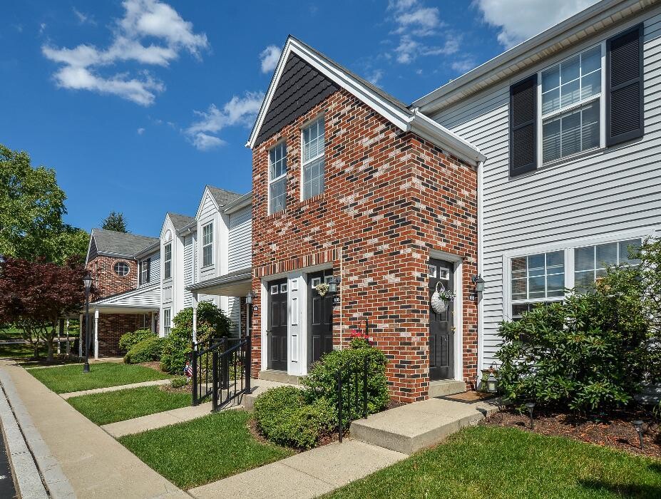 Images Victoria Crossing Apartments