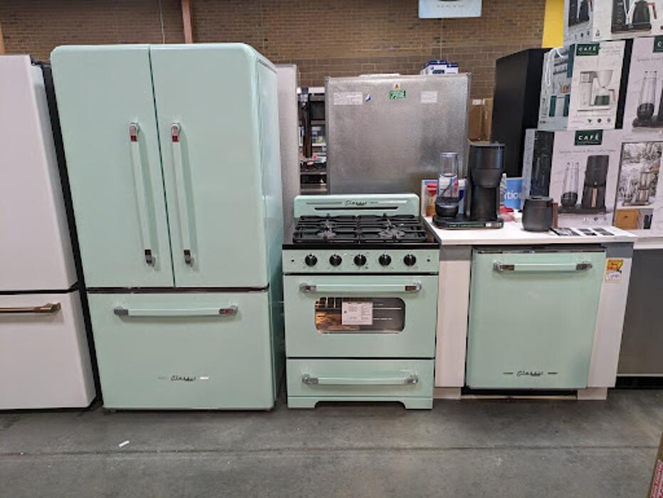 Images Alexander & Ray's TV & Appliance