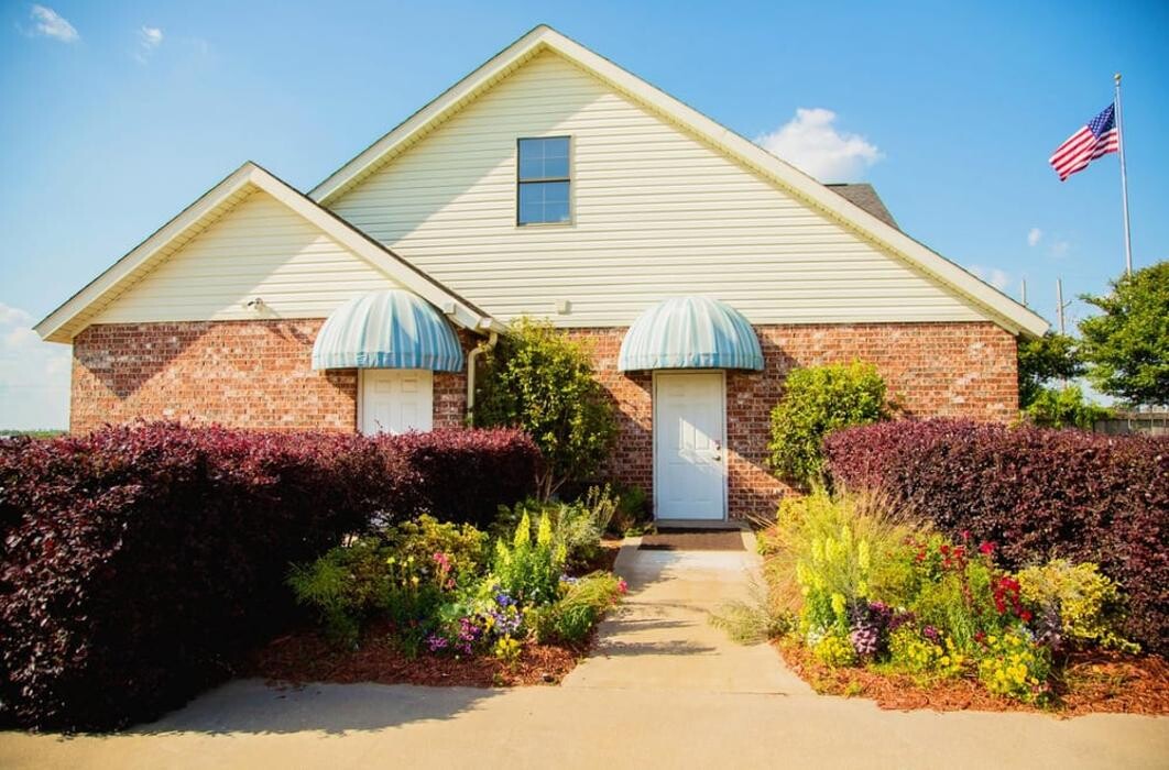 Images Drs. Jessica J. Johnston, DDS & Brent Charles Alexander, DDS