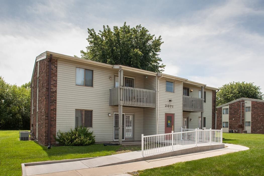 Images Franklin Cove Apartments