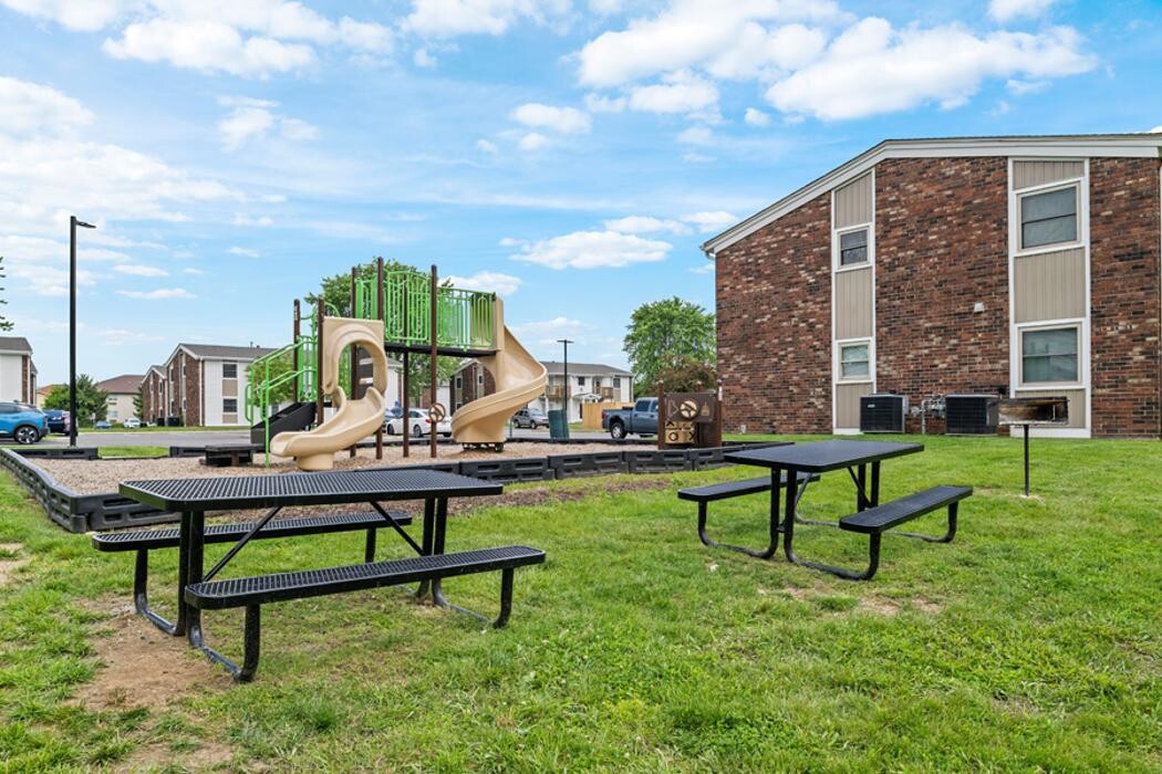 Images Franklin Cove Apartments