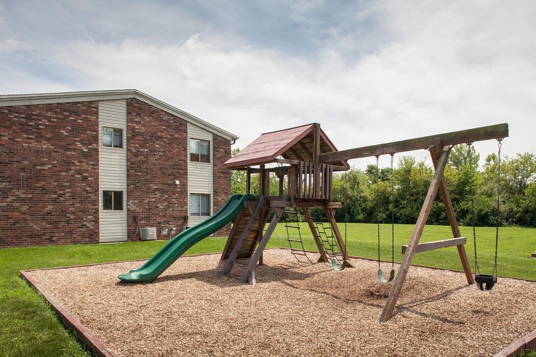 Images Franklin Cove Apartments