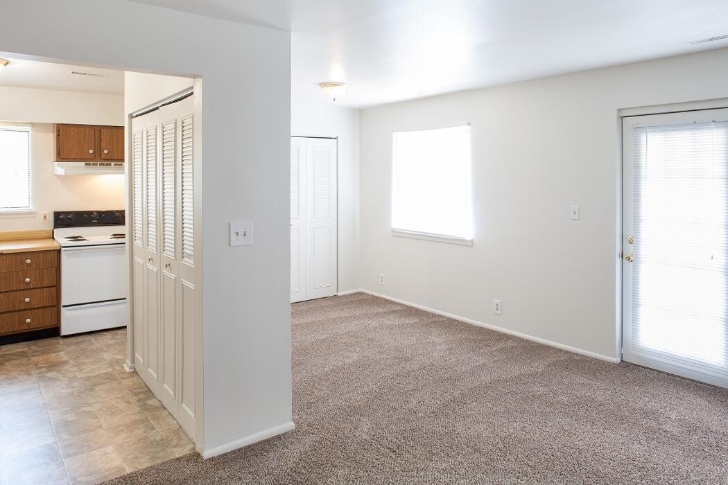 Images Franklin Cove Apartments