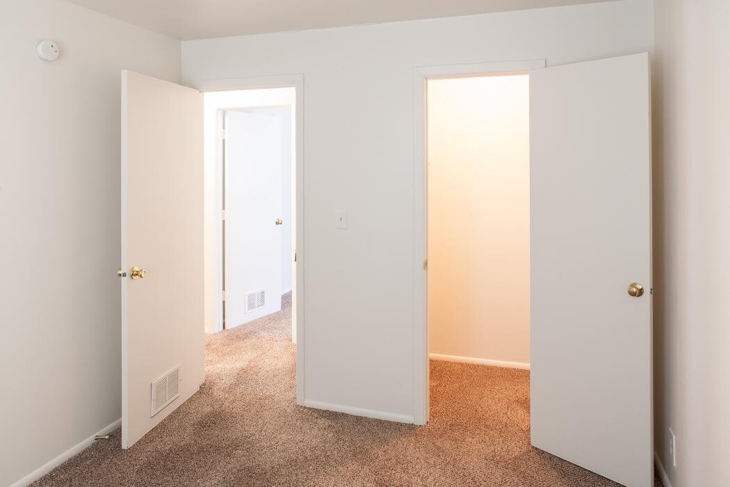 Images Franklin Cove Apartments