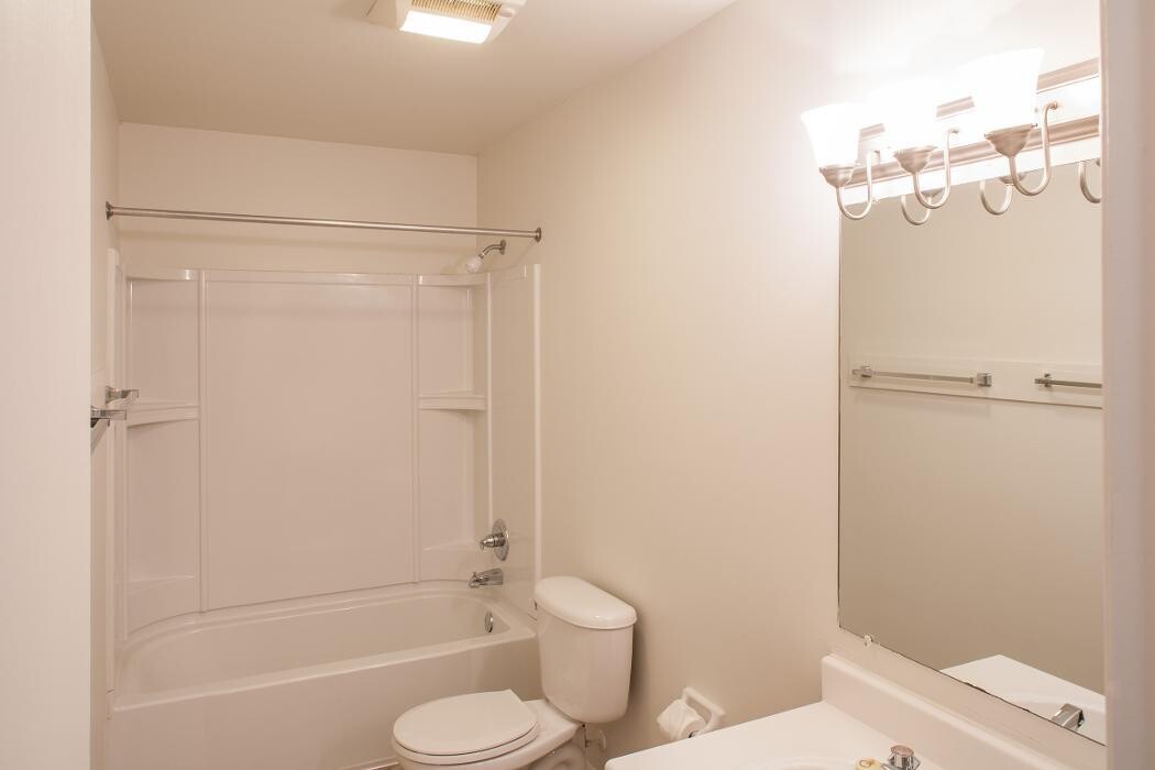 Images Franklin Cove Apartments