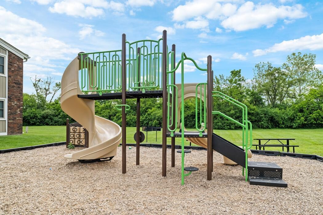 Images Franklin Cove Apartments