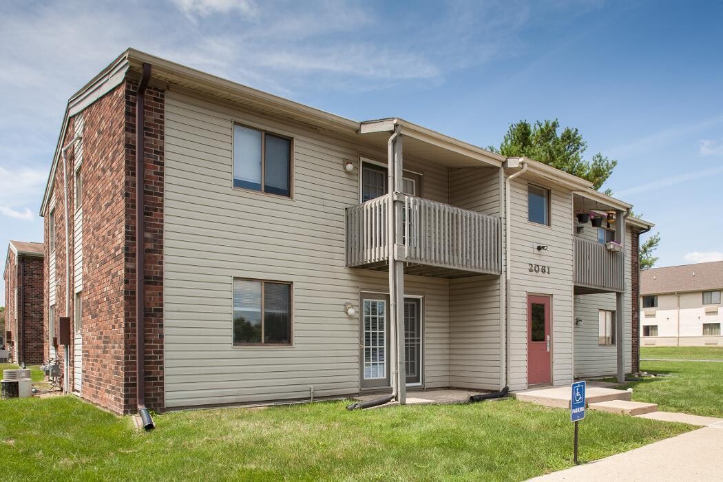 Images Franklin Cove Apartments