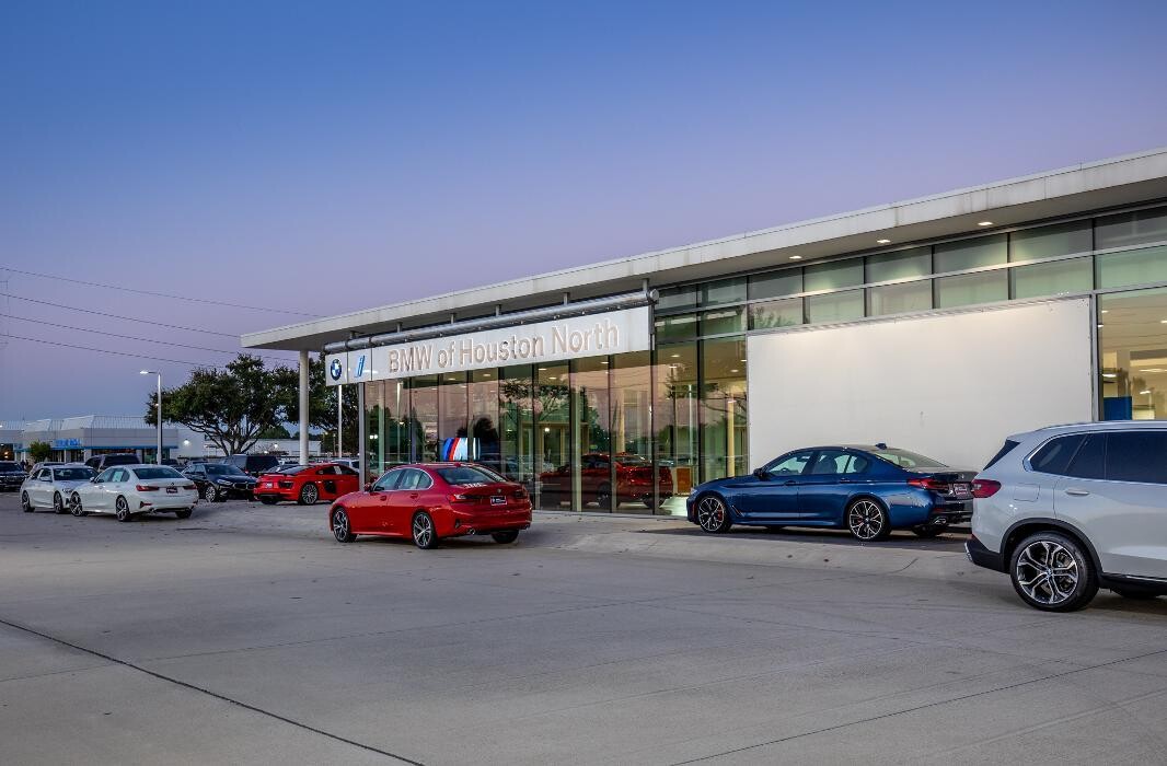 Images BMW of Houston North