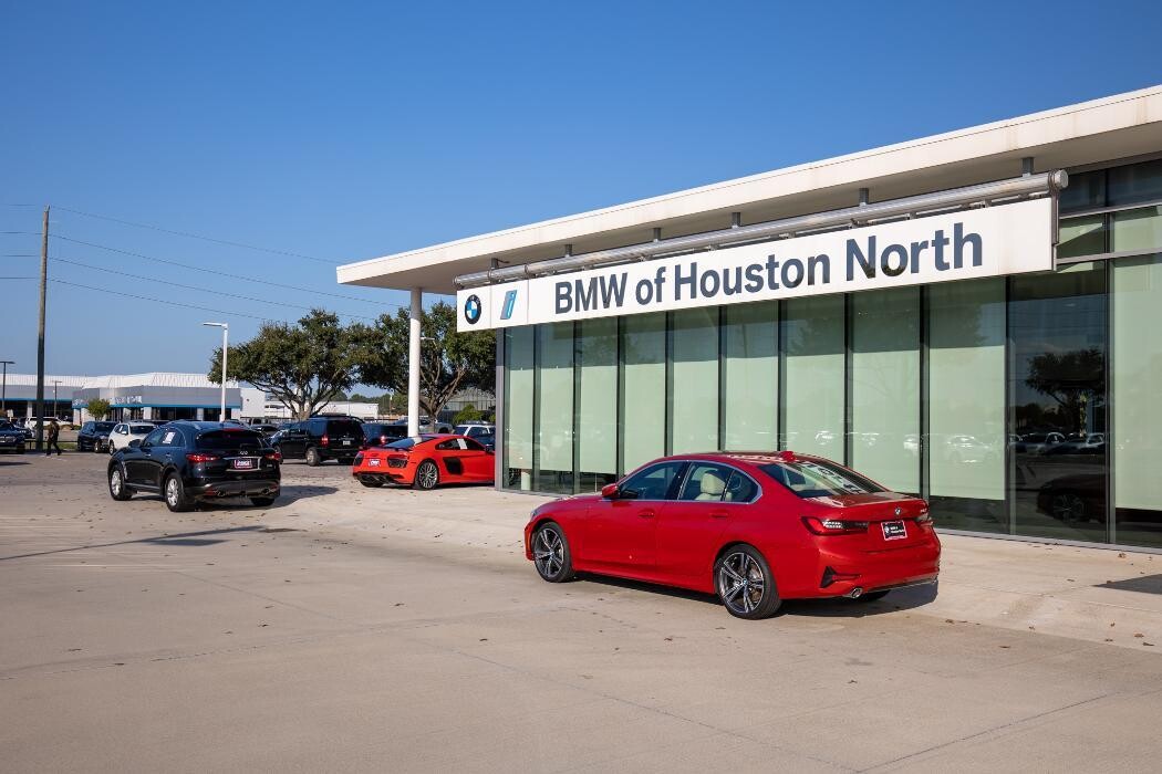 Images BMW of Houston North