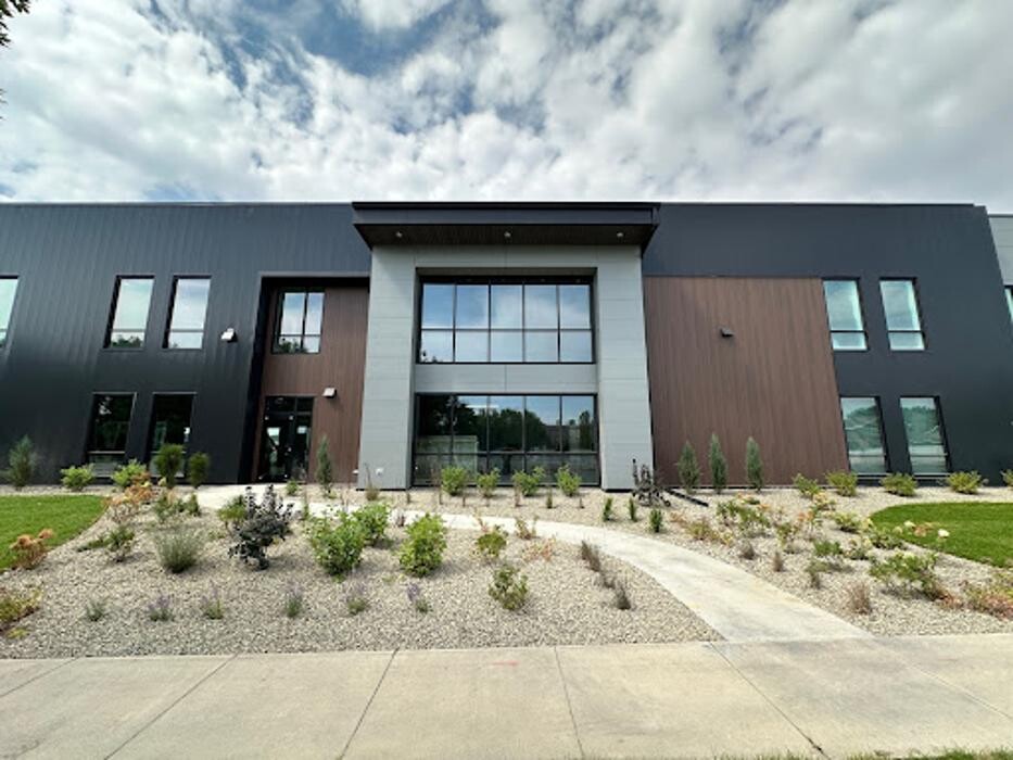 Images NAI Business Properties