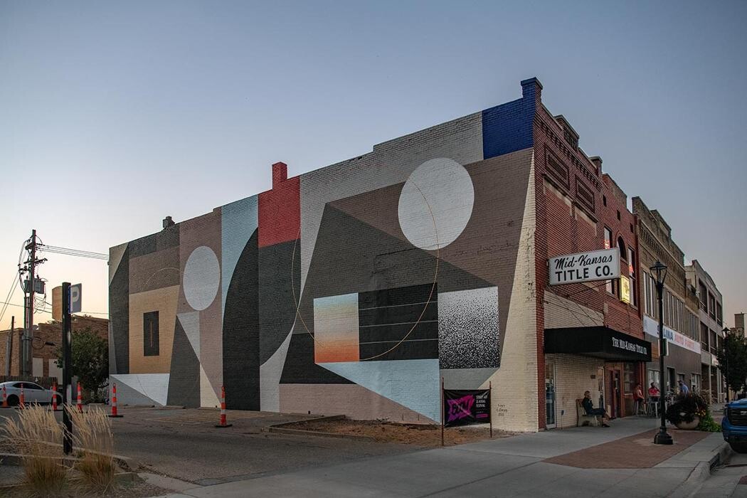 Images Mid-Kansas Title Co Inc