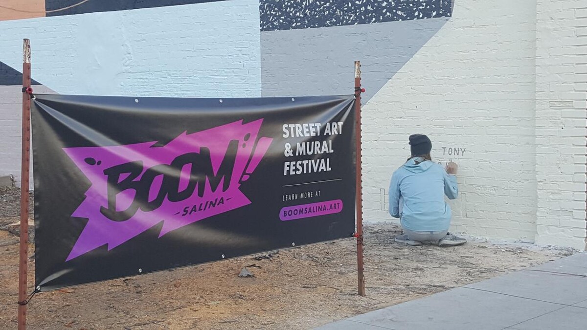 Images Mid-Kansas Title Co Inc