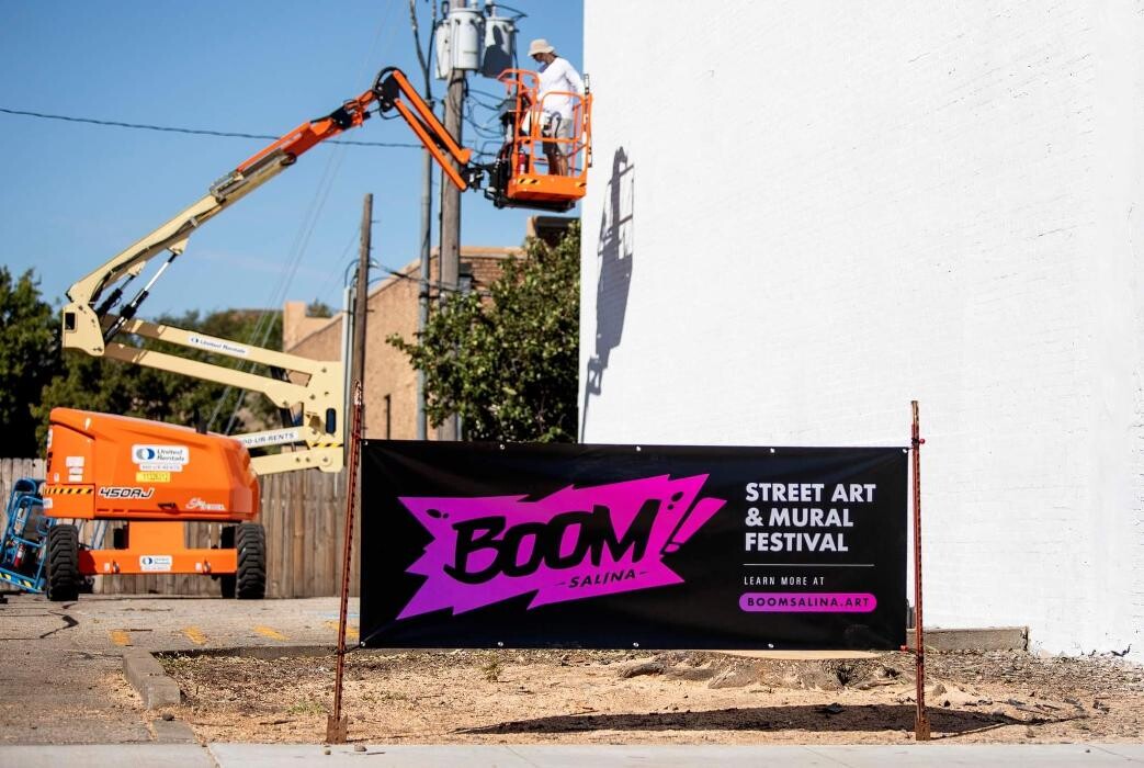 Images Mid-Kansas Title Co Inc