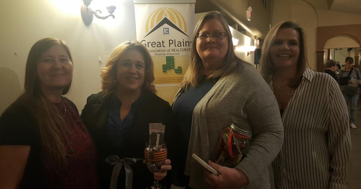 Images Mid-Kansas Title Co Inc