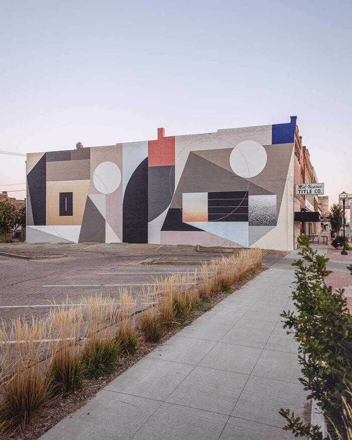 Images Mid-Kansas Title Co Inc